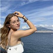 ciao! sono Marisol una studentessa universitaria del corso politico internazionale che offre ripetizoni di spagnolo